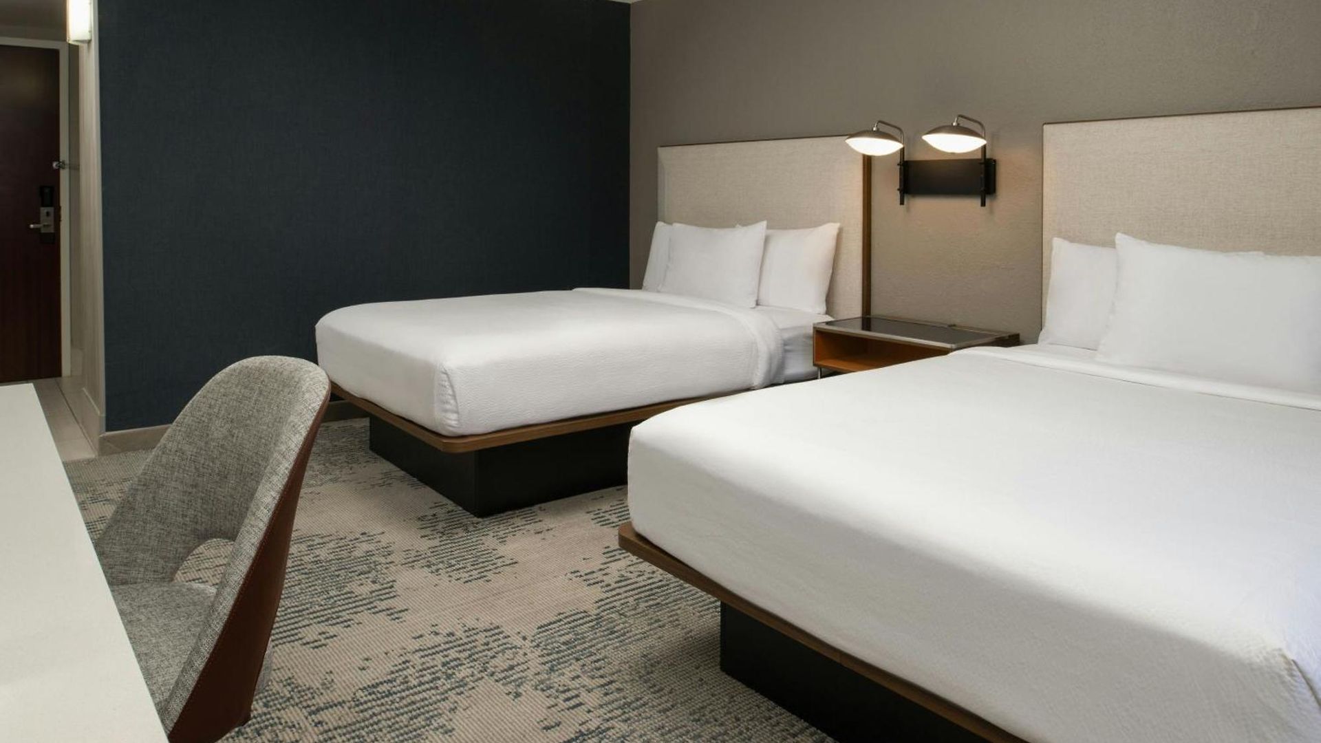Courtyard By Marriott Warehouse Arts District 3*