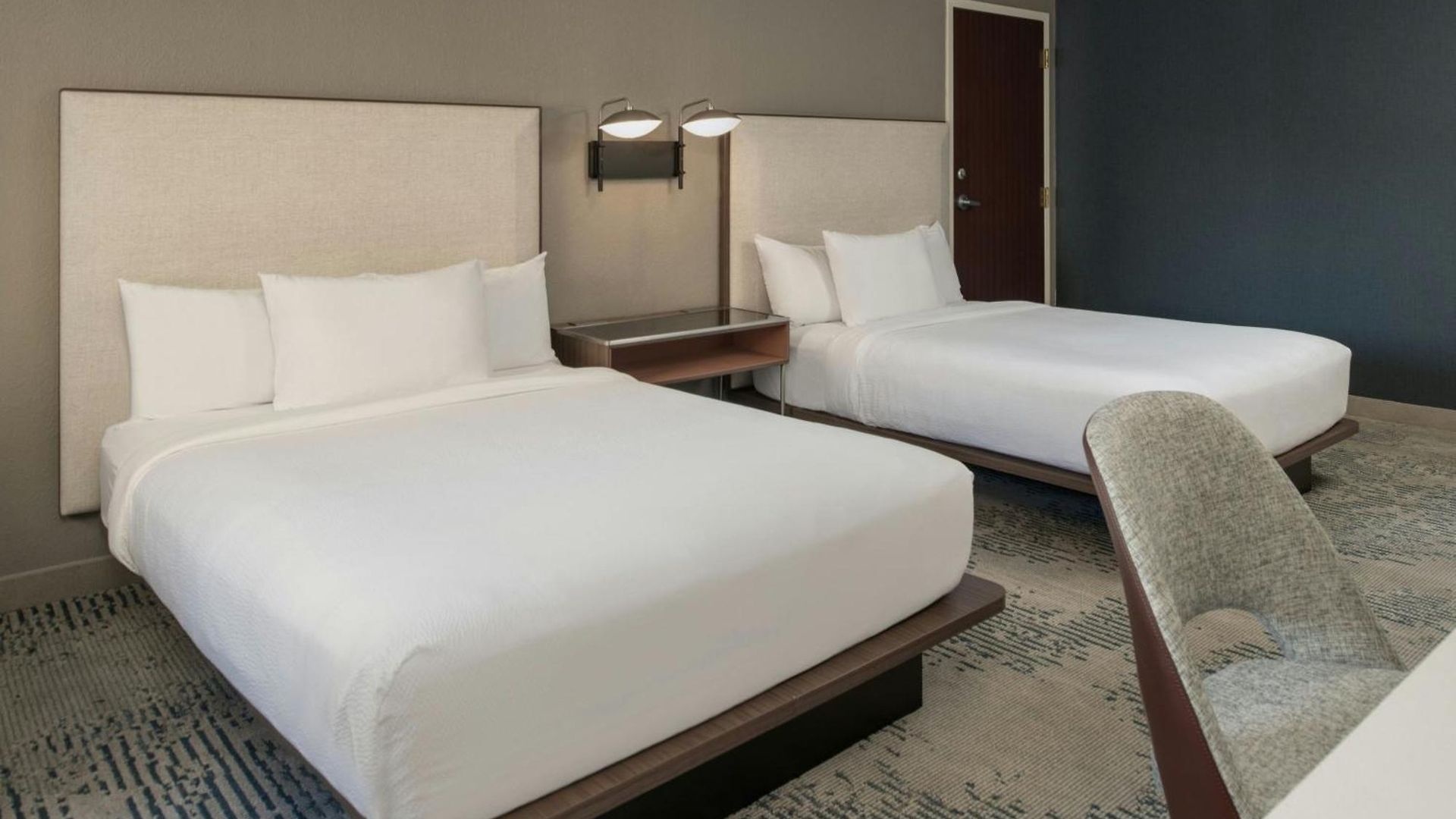 Courtyard By Marriott Warehouse Arts District 3*
