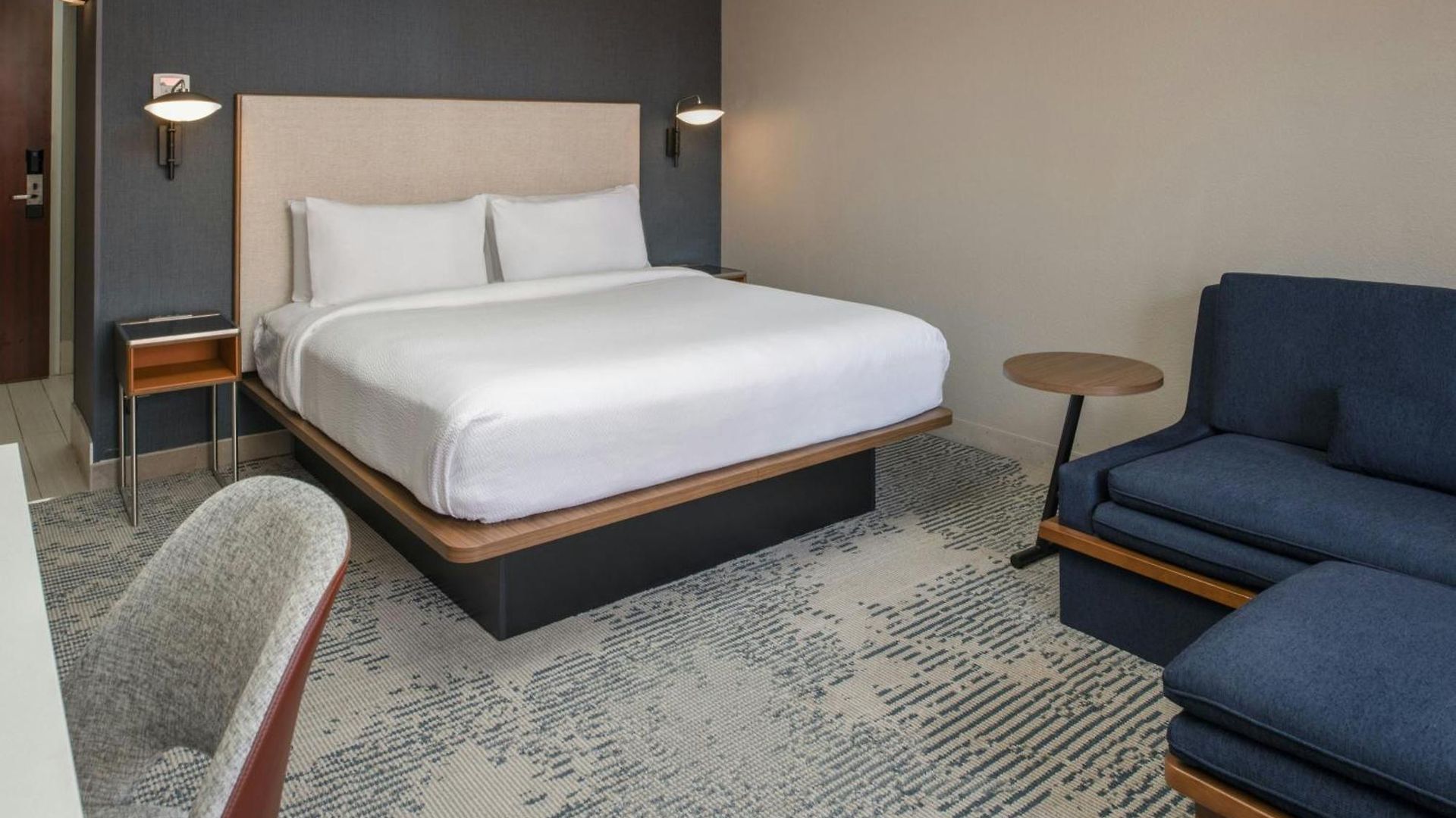 Courtyard By Marriott Warehouse Arts District Hotel 3*
