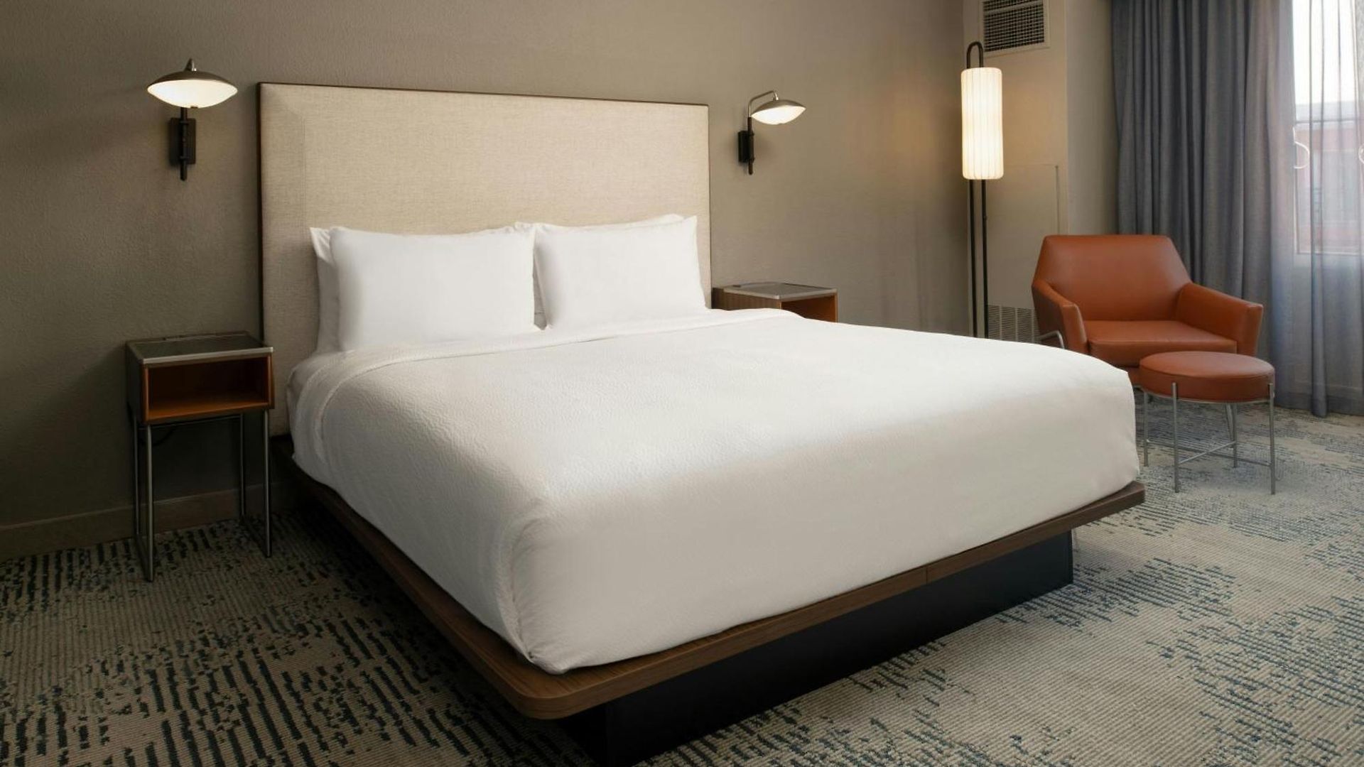 Courtyard By Marriott Warehouse Arts District 3*