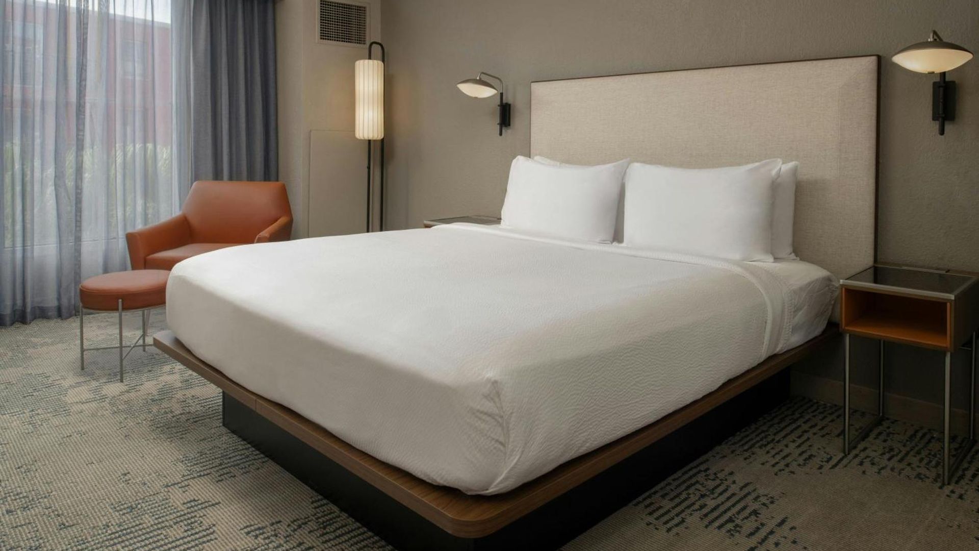 Courtyard By Marriott Warehouse Arts District Hotel