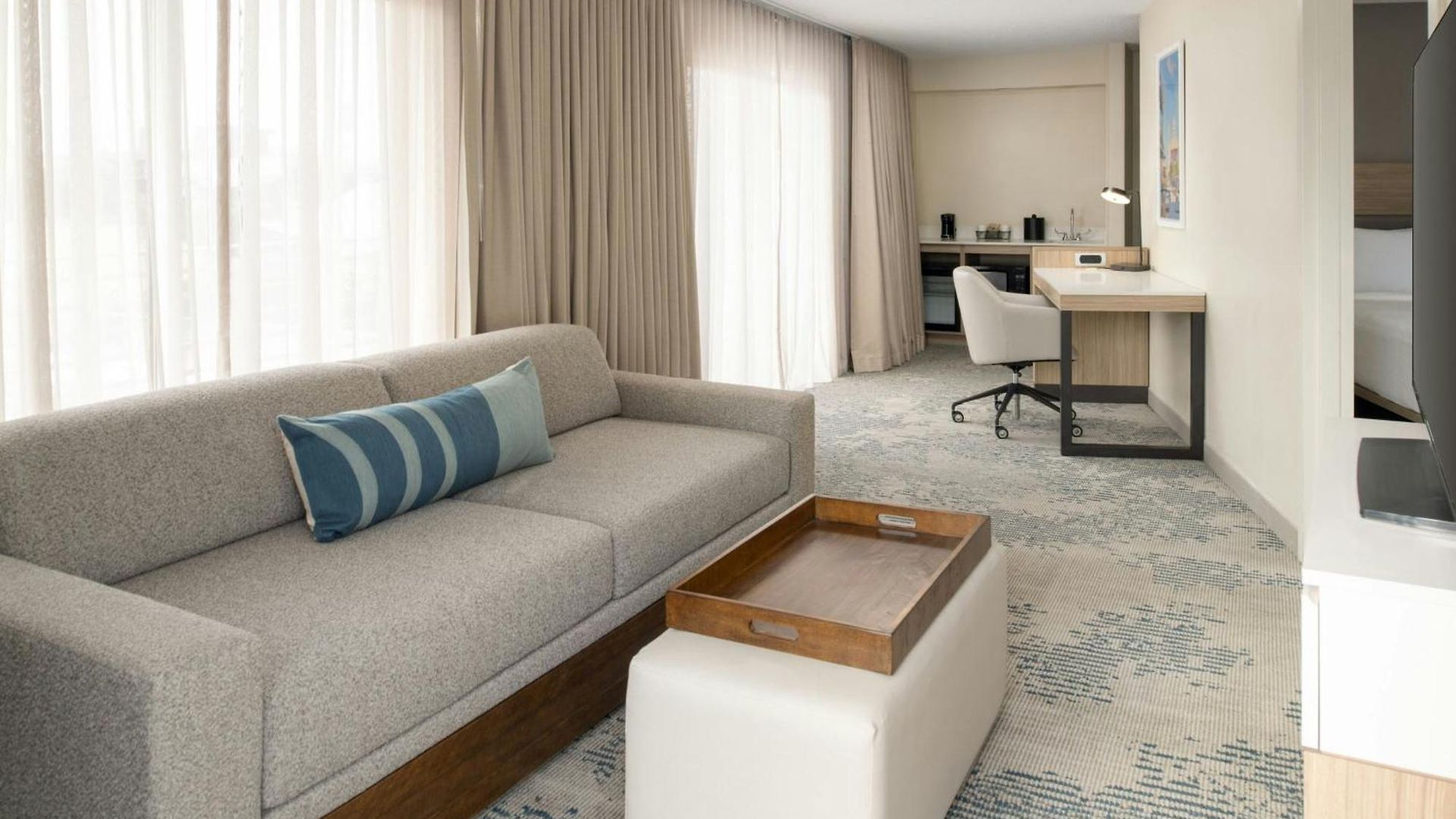 Springhill By Marriott Warehouse Arts District Hotel