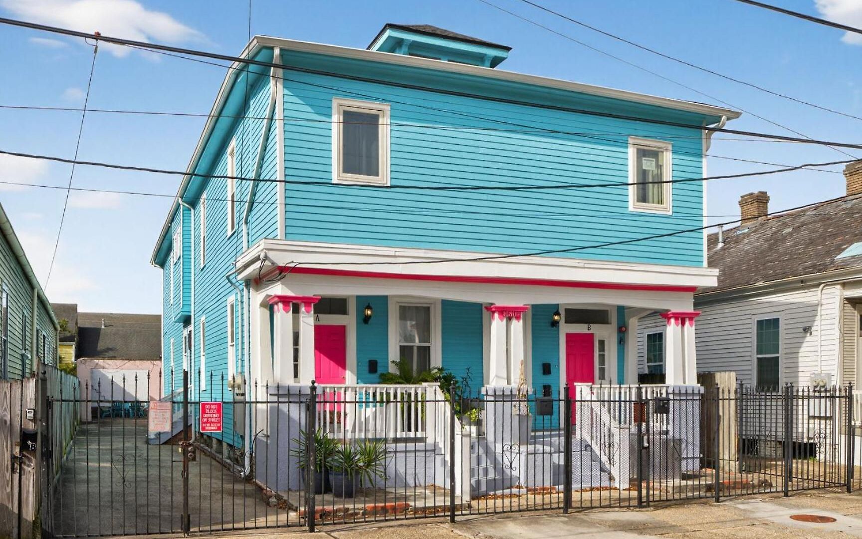 Urban 3 Bedroom Local Art Filled Frenchman Oasis
