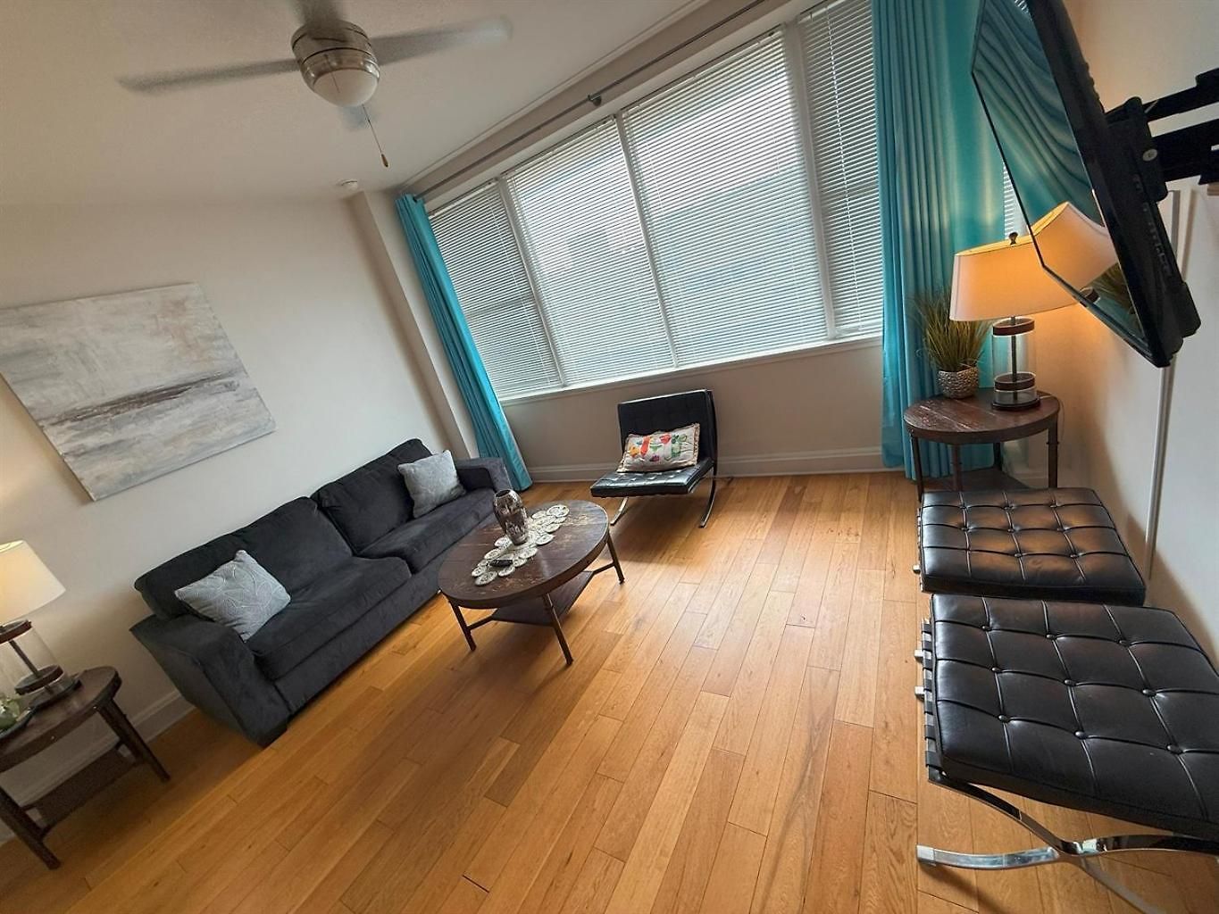 Apartment Beautiful Walk To French Quarter, Pool, Gym, View *