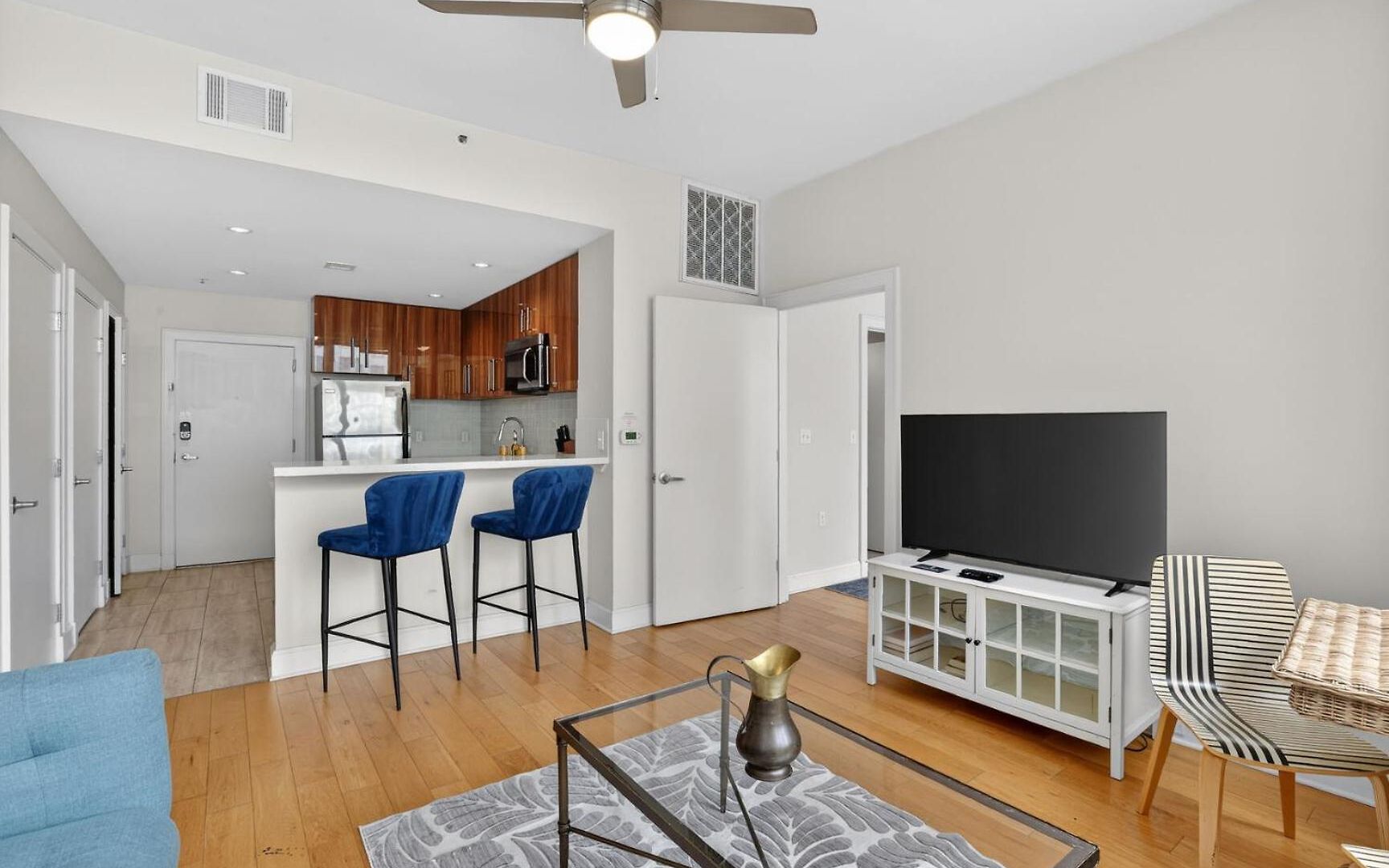 Roami At Duncan Plaza Apartment
