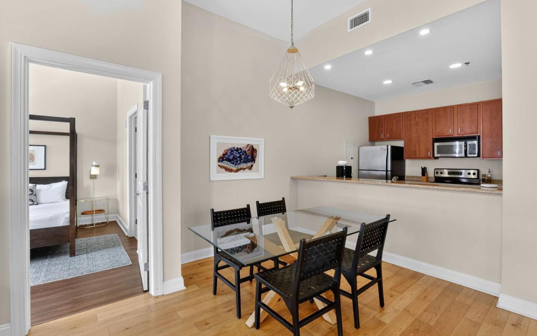 Apartment Roami At Duncan Plaza