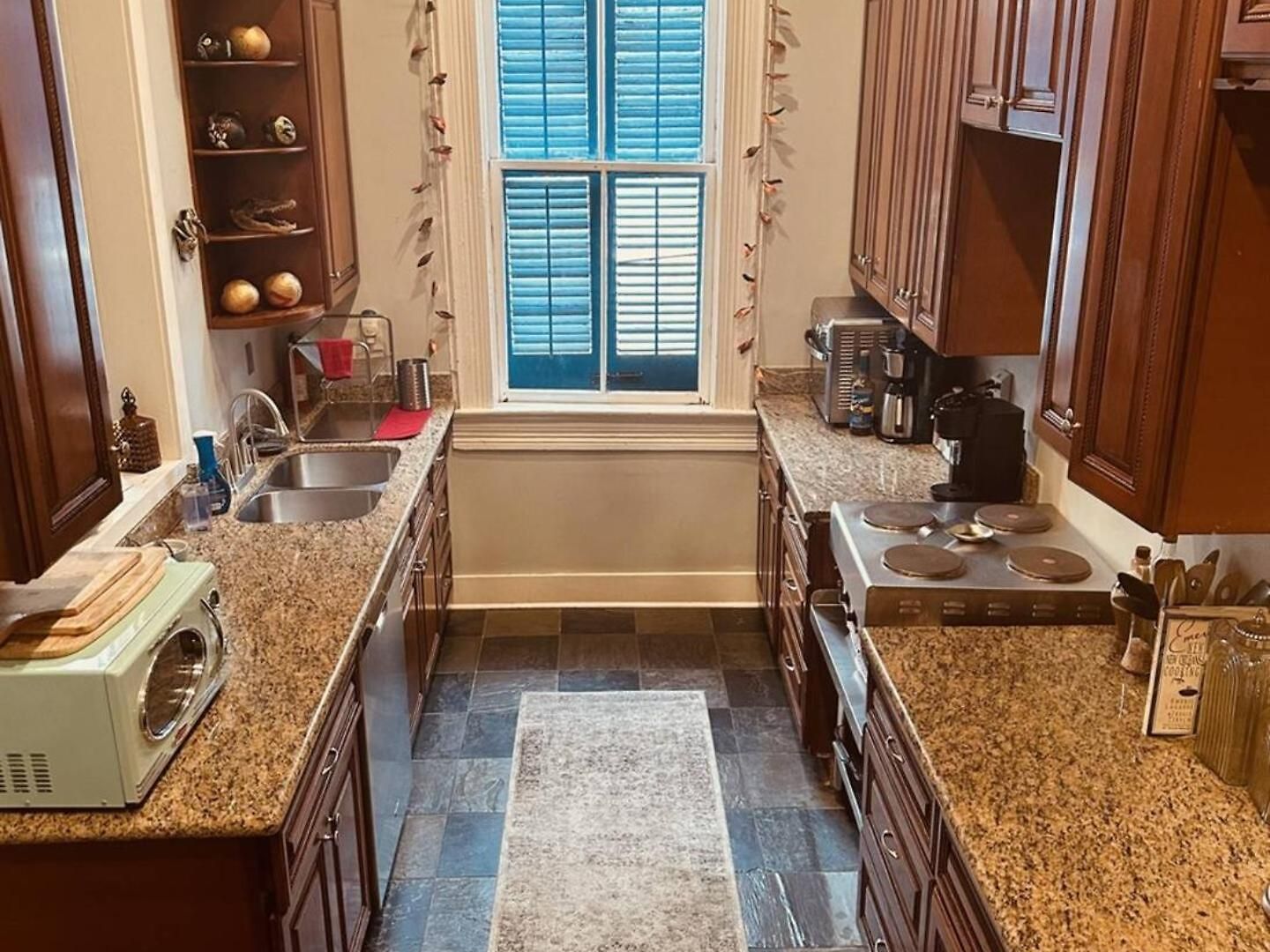 The Dragonfly Treme-historic Guesthouse-near French Quarter Bed & Breakfast