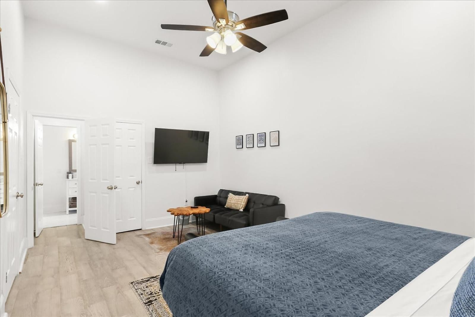 Holiday home Sunny 5bed W Parking And Direct Streetcar Access *