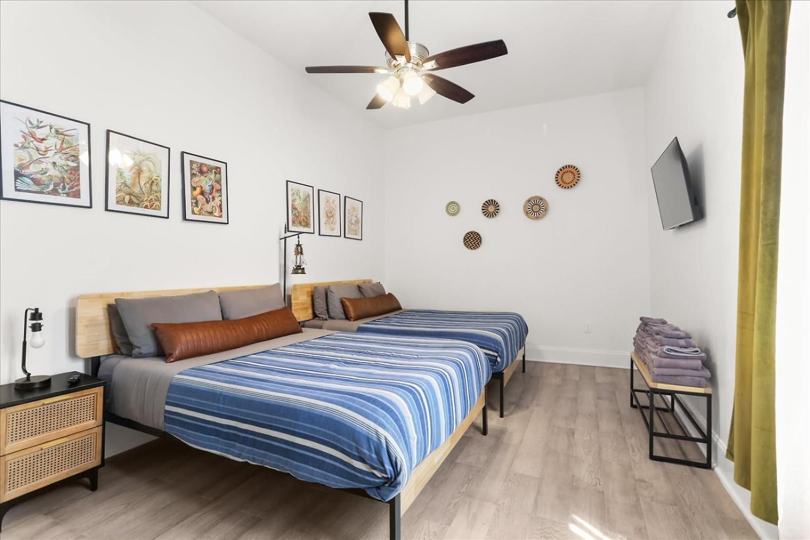 Sunny 5bed W Parking And Direct Streetcar Access Holiday home
