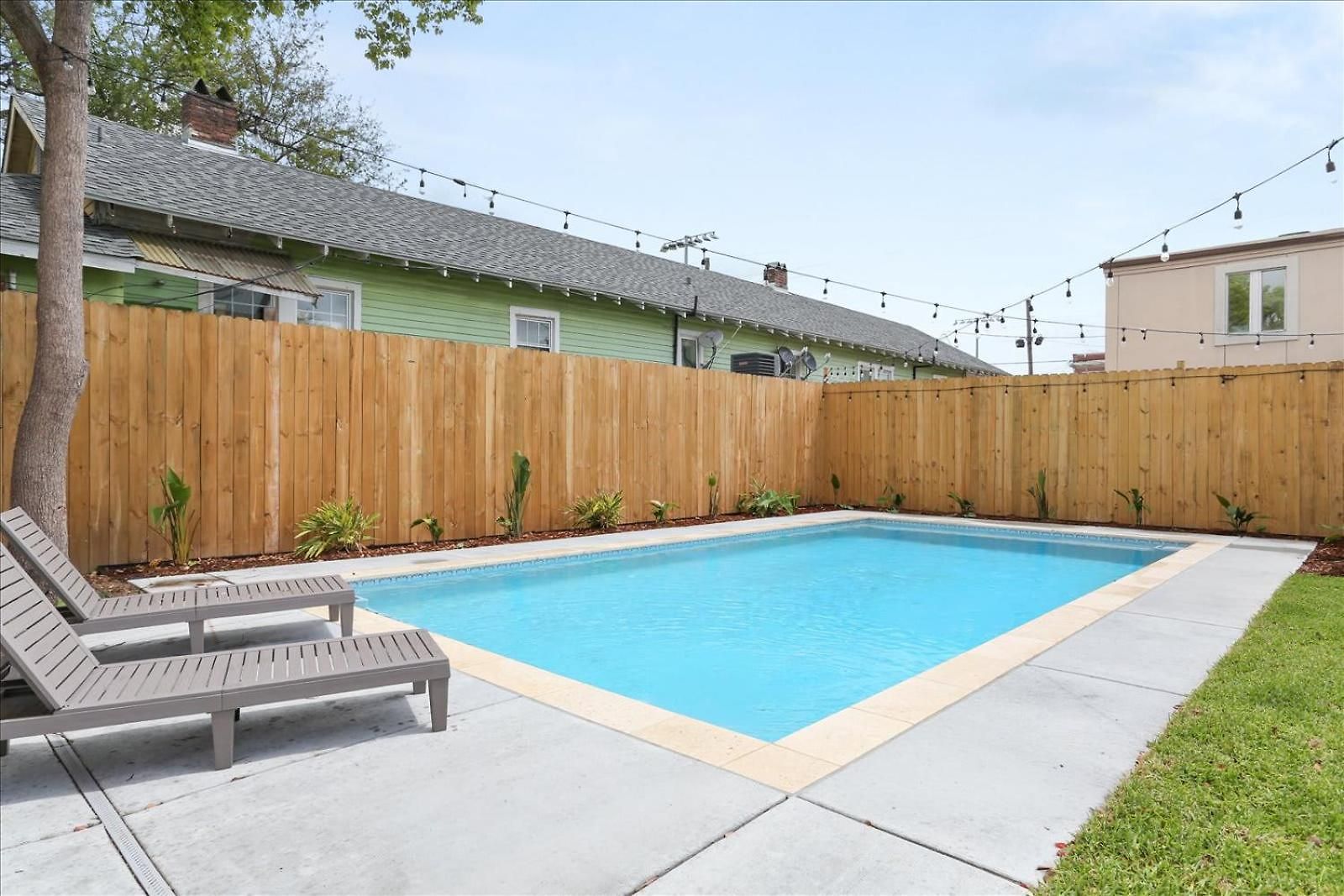 Sunny 5bed W Parking And Direct Streetcar Access Holiday home New Orleans
