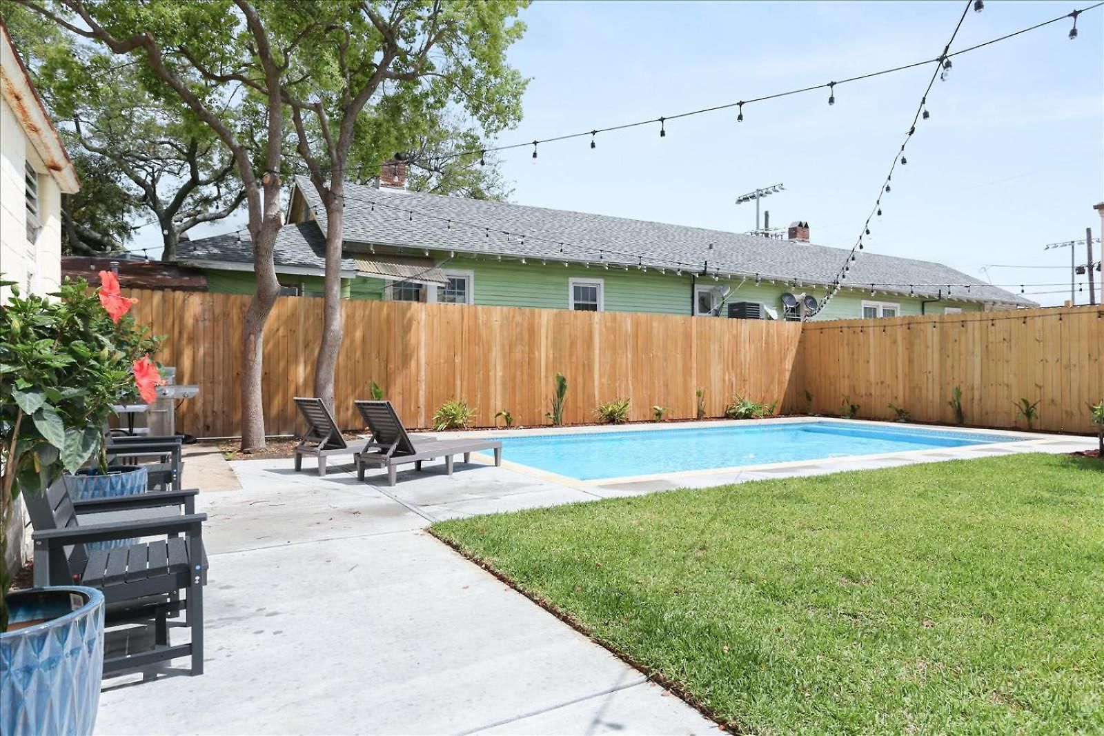 Holiday home Sunny 5bed W Parking And Direct Streetcar Access New Orleans