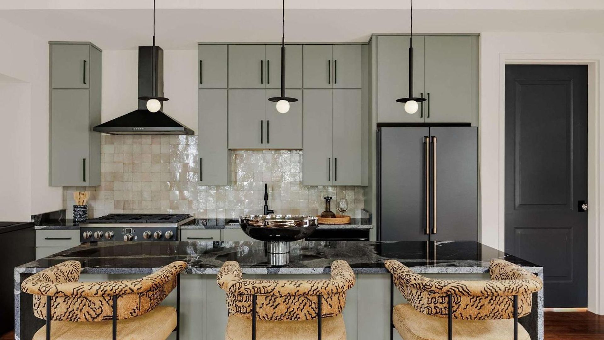 Luxe 6-bedroom Garden District Retreat Pool New Orleans