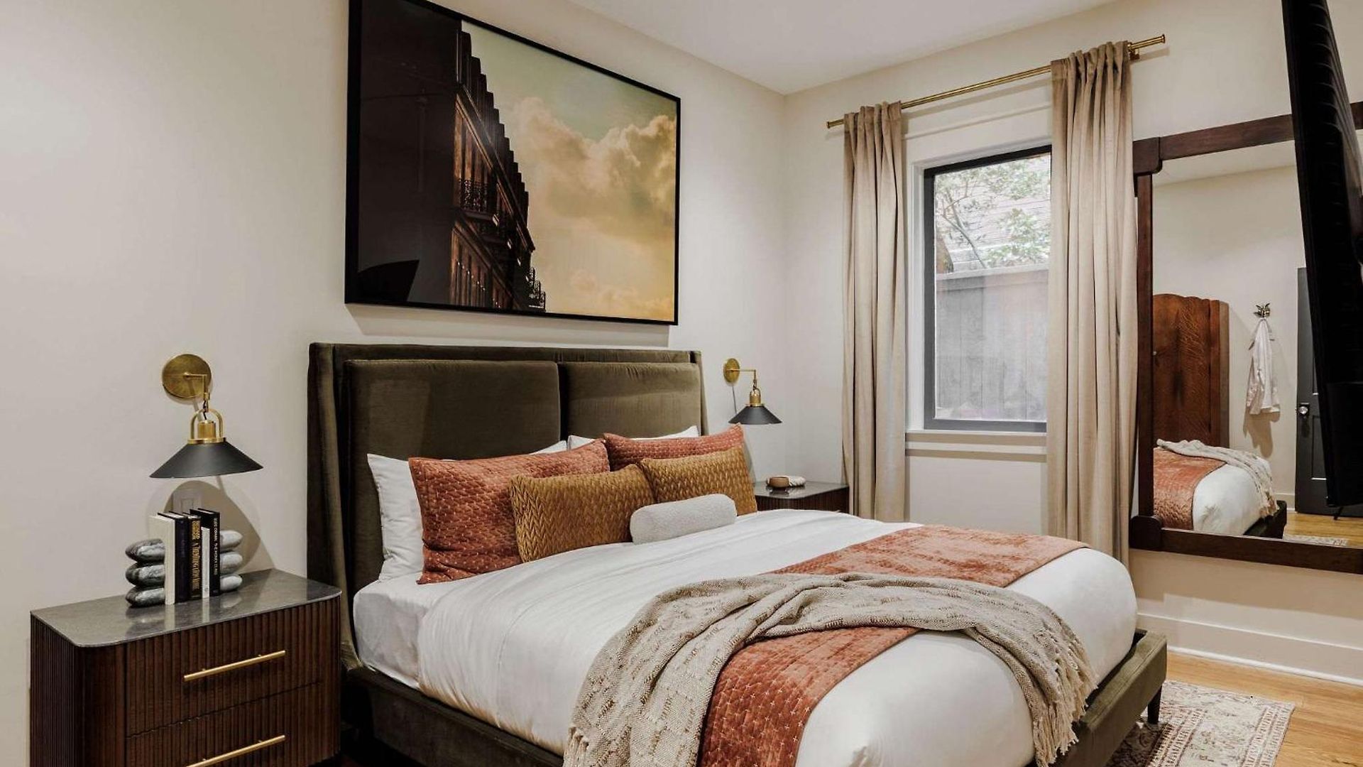 Luxe 6-bedroom Garden District Retreat Pool * New Orleans
