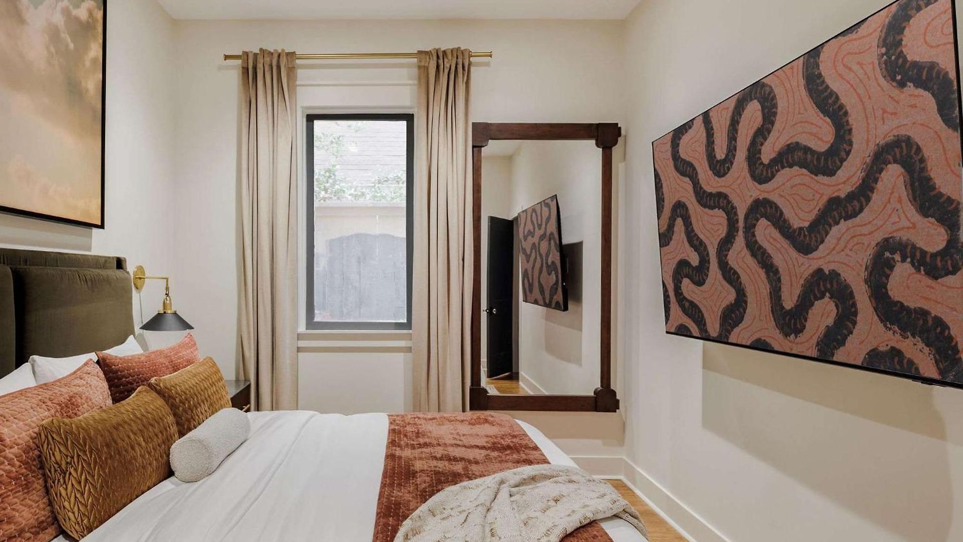 Luxe 6-bedroom Garden District Retreat Pool New Orleans