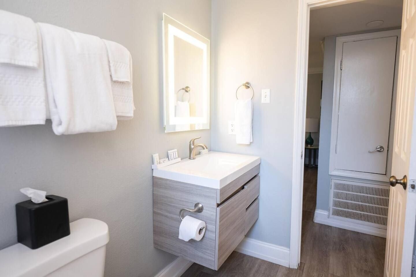 Frenchmen 2br W Pool, Hot Tub & Free Parking 3* New Orleans