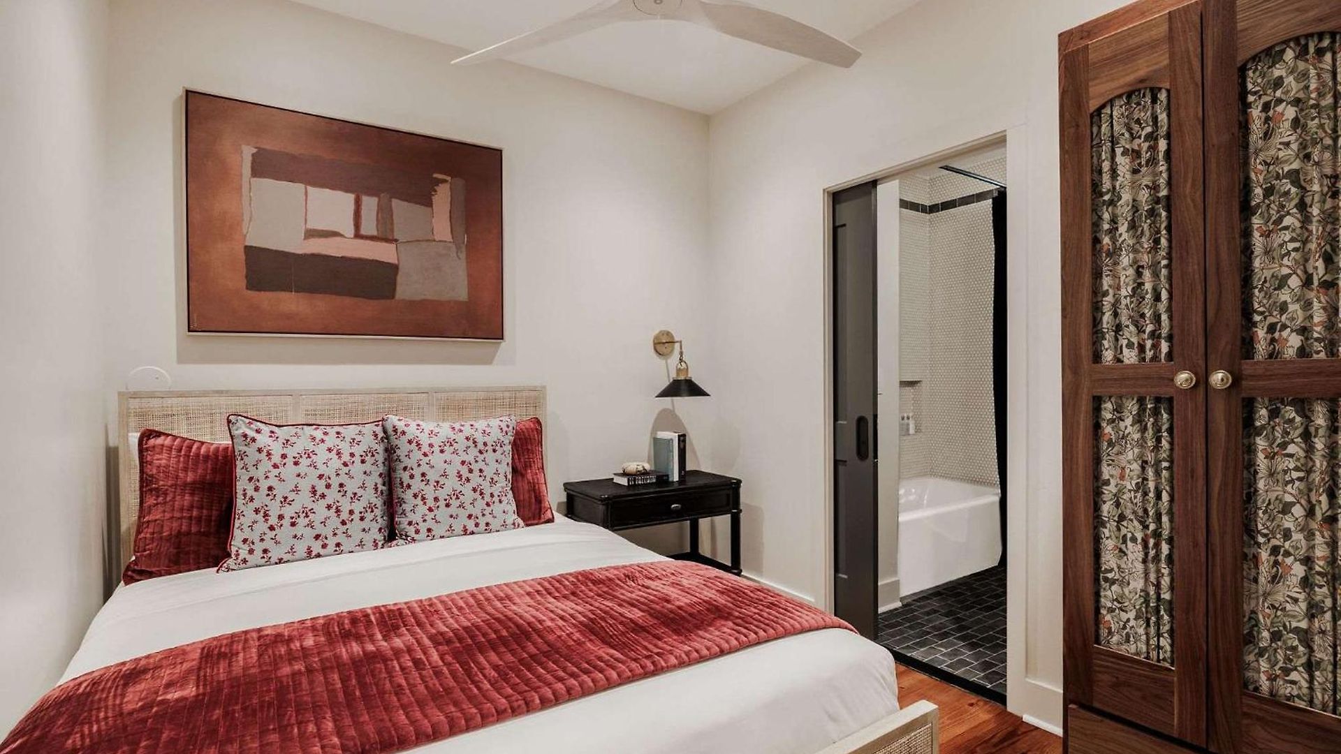 Luxe 6-bedroom Garden District Retreat Pool