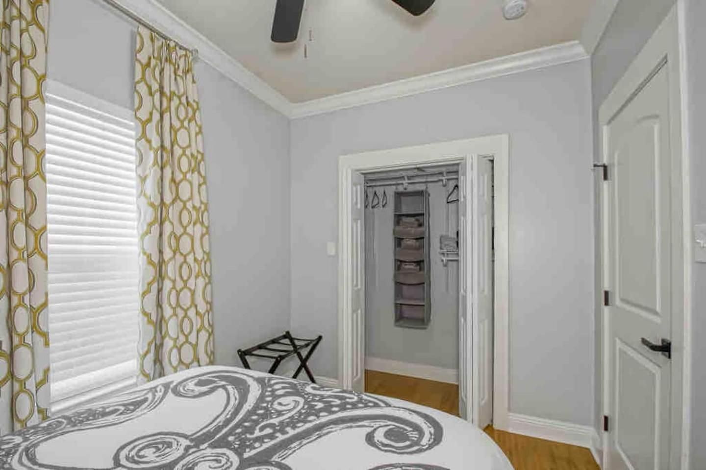 Retreat W Patio & Fireplace Near Dome New Orleans
