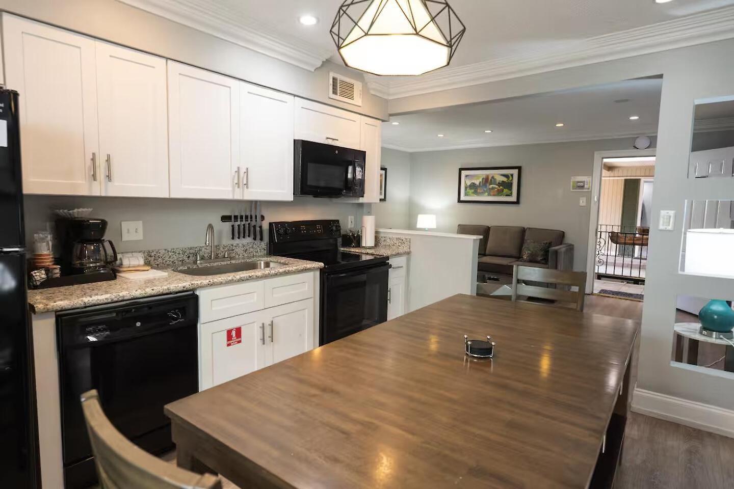 Frenchmen 2br Retreat W Pool & Hot Tub Access Aparthotel 3*