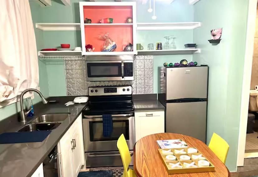 Petit Chateau Inn, French Quarter, Guest house *