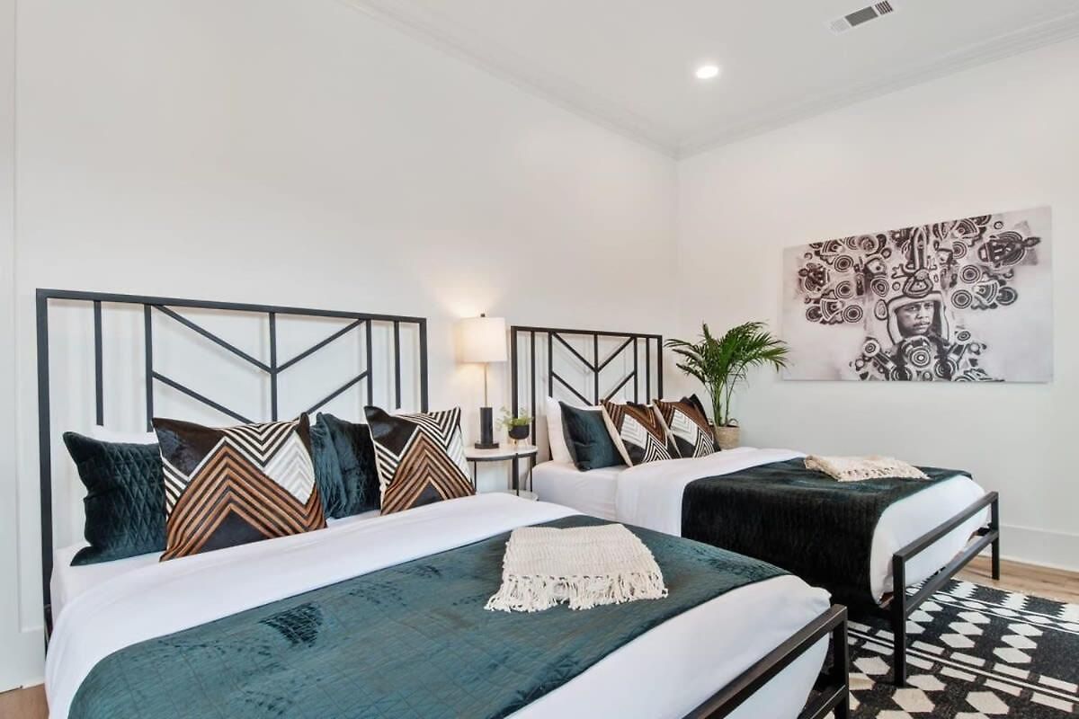 Relaxing Private Heated Pool Holiday home *