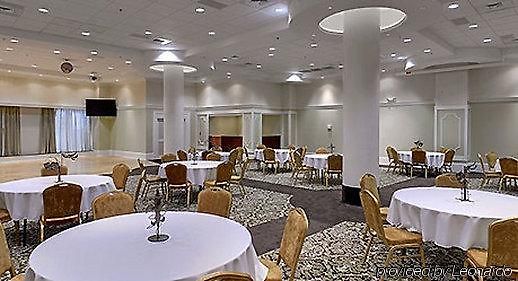 Wyndham Garden New Orleans Downtown Hotel