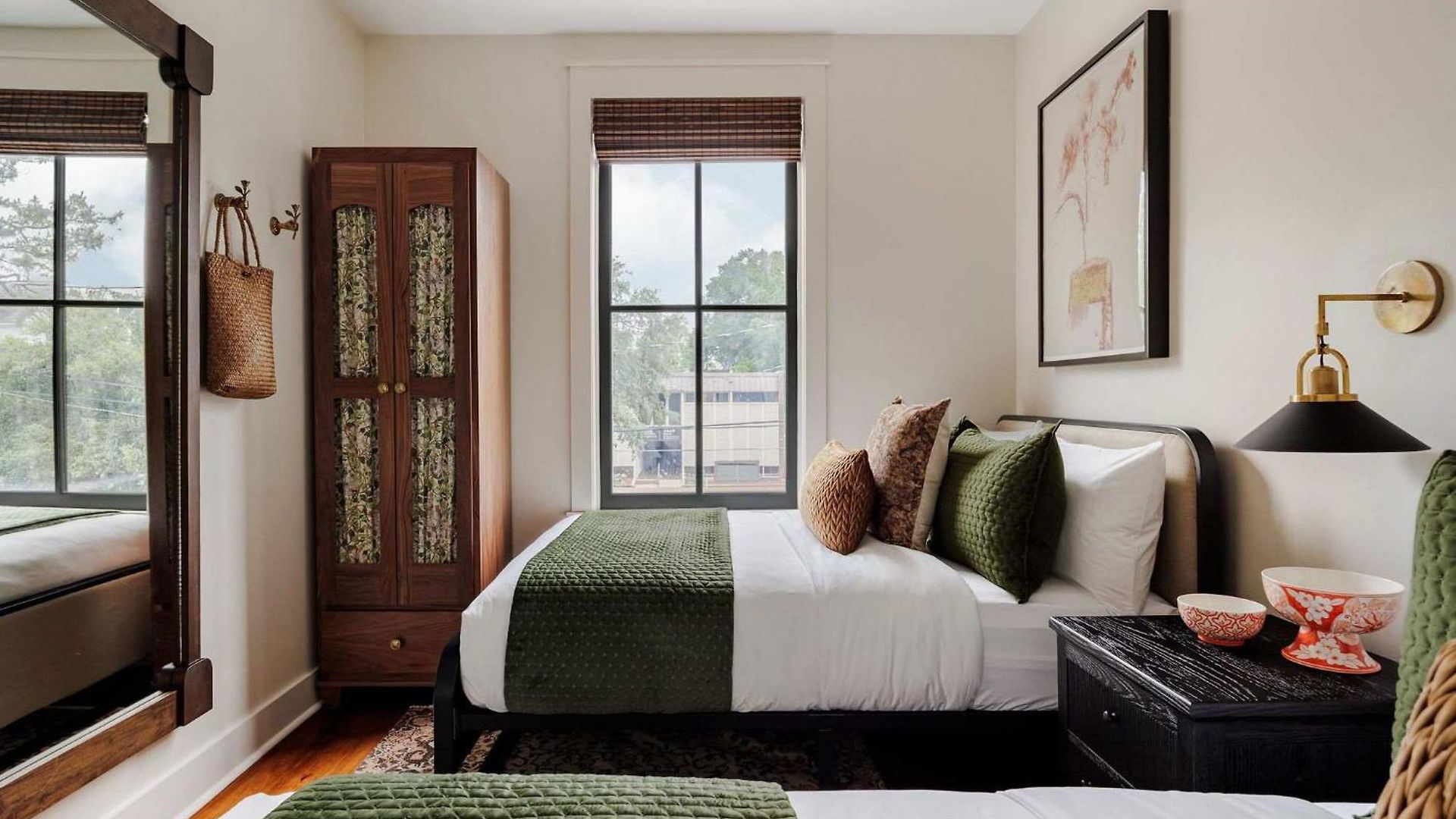 Luxe 6-bedroom Garden District Retreat Pool Holiday home *