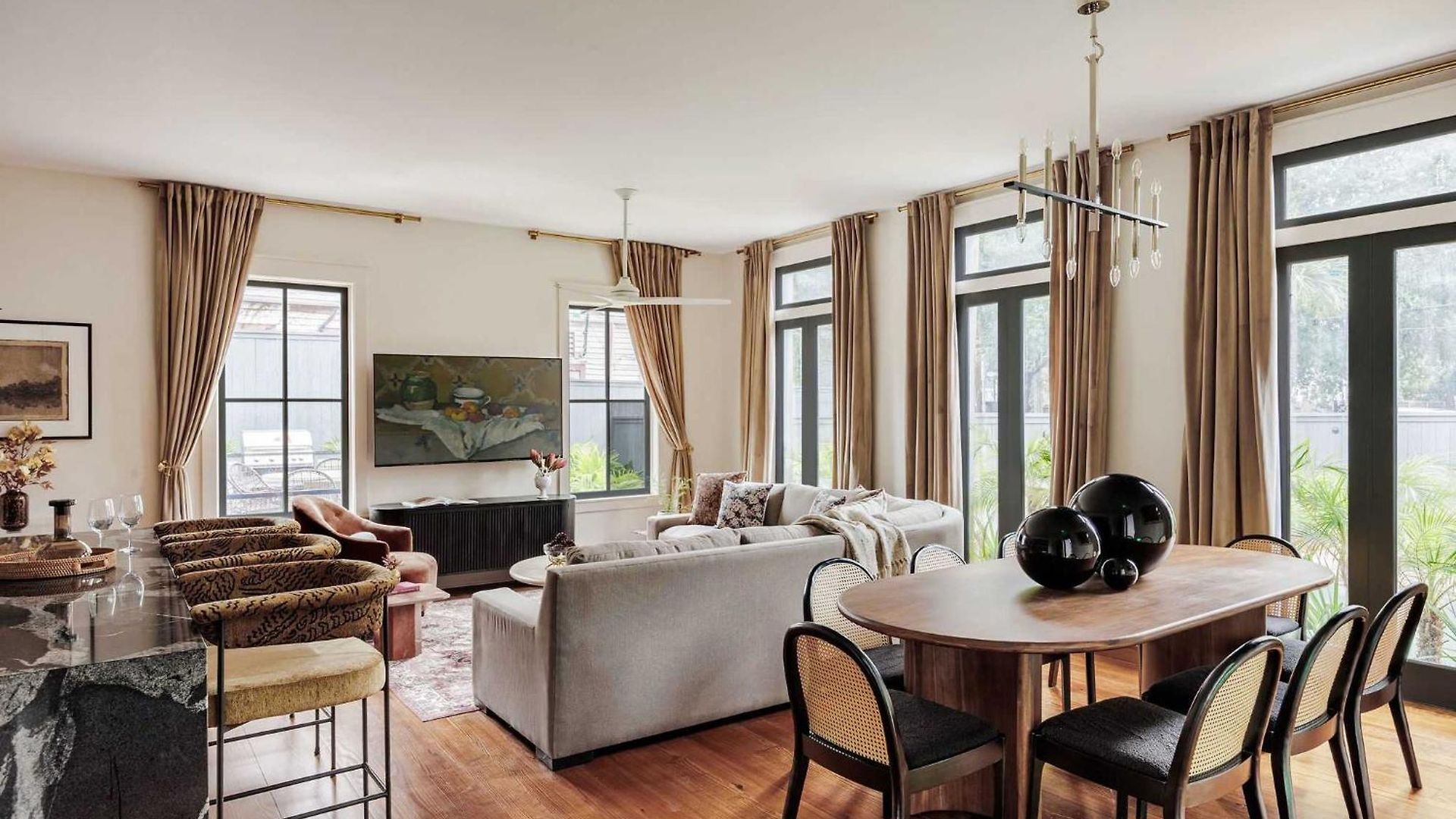 Luxe 6-bedroom Garden District Retreat Pool Holiday home *