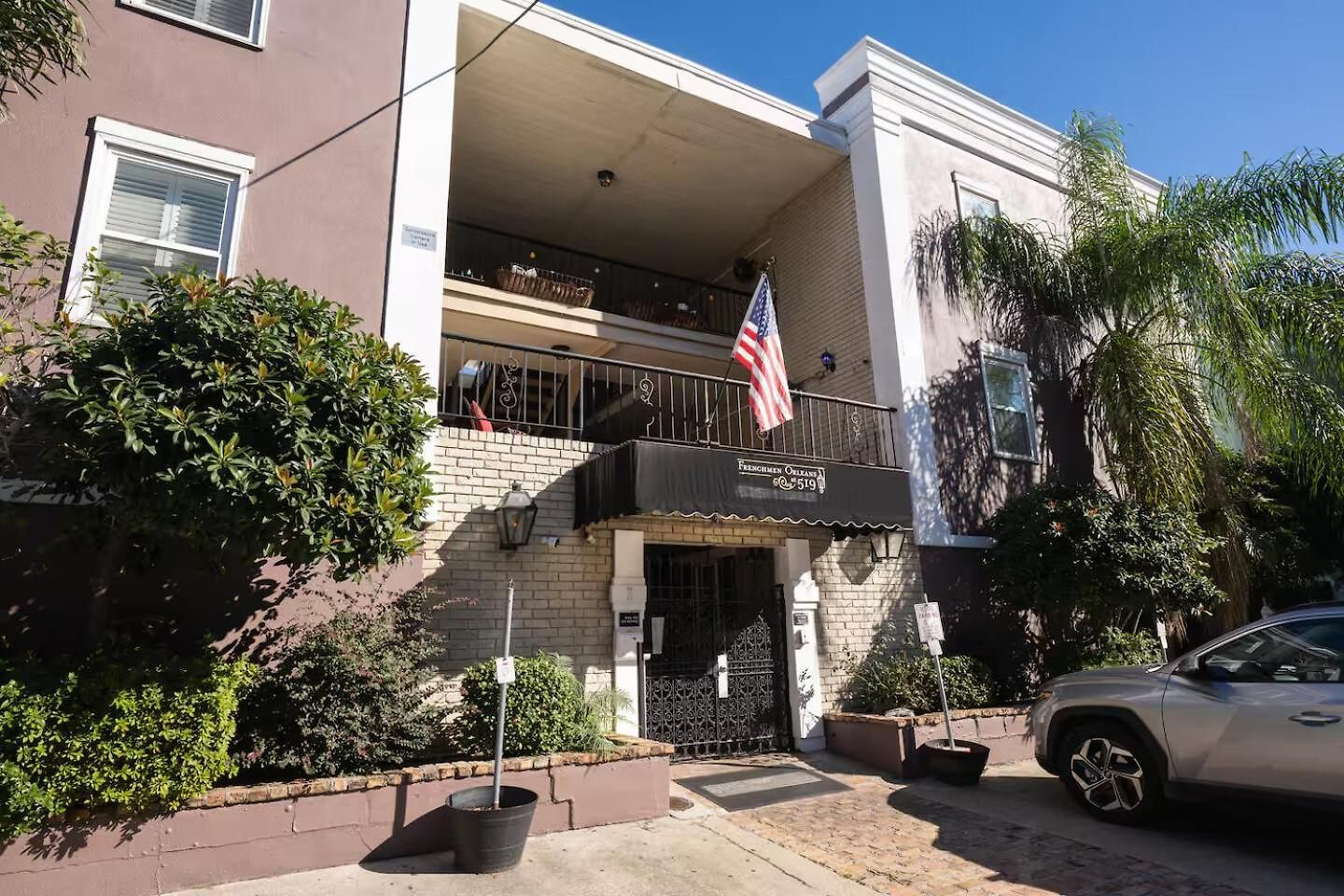 Luxury 2br W Pool & Hot Tub On Frenchmen St Aparthotel 3*