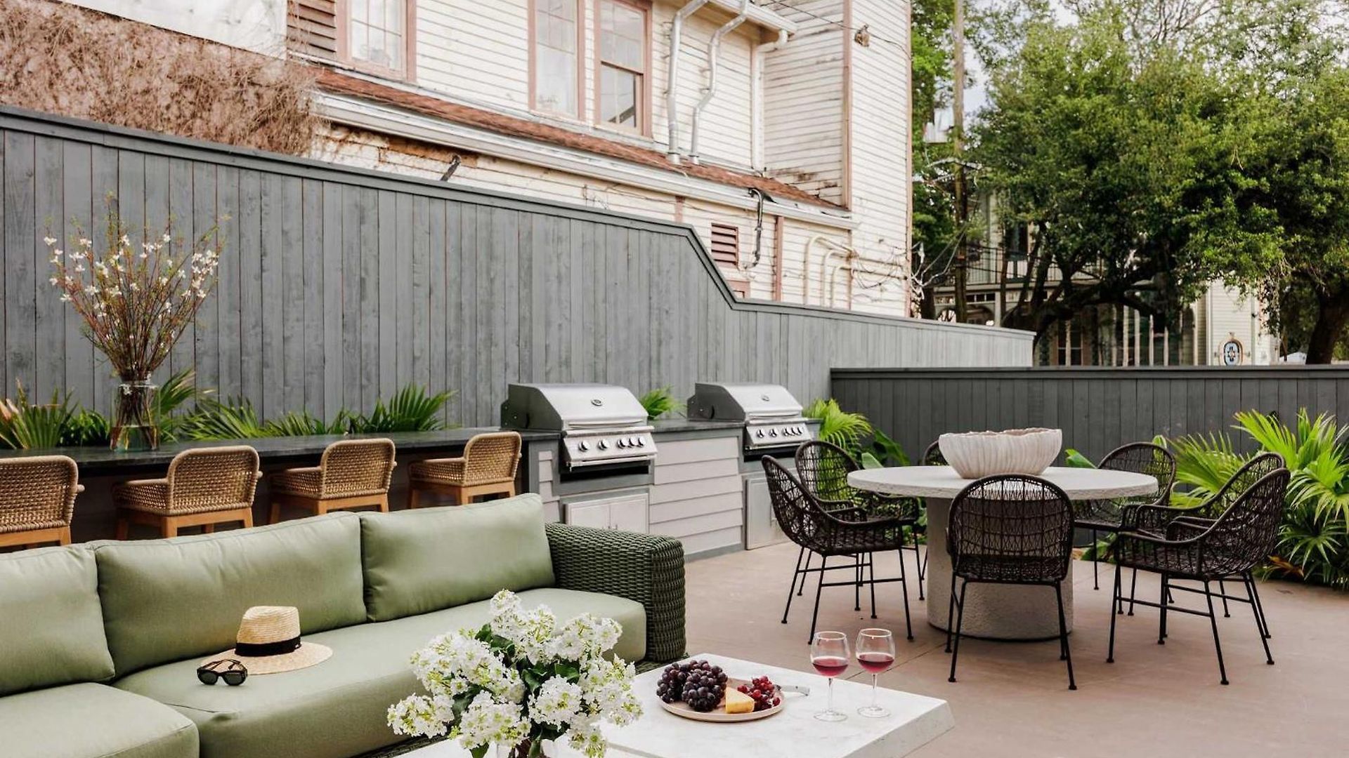 Luxe 6-bedroom Garden District Retreat Pool New Orleans