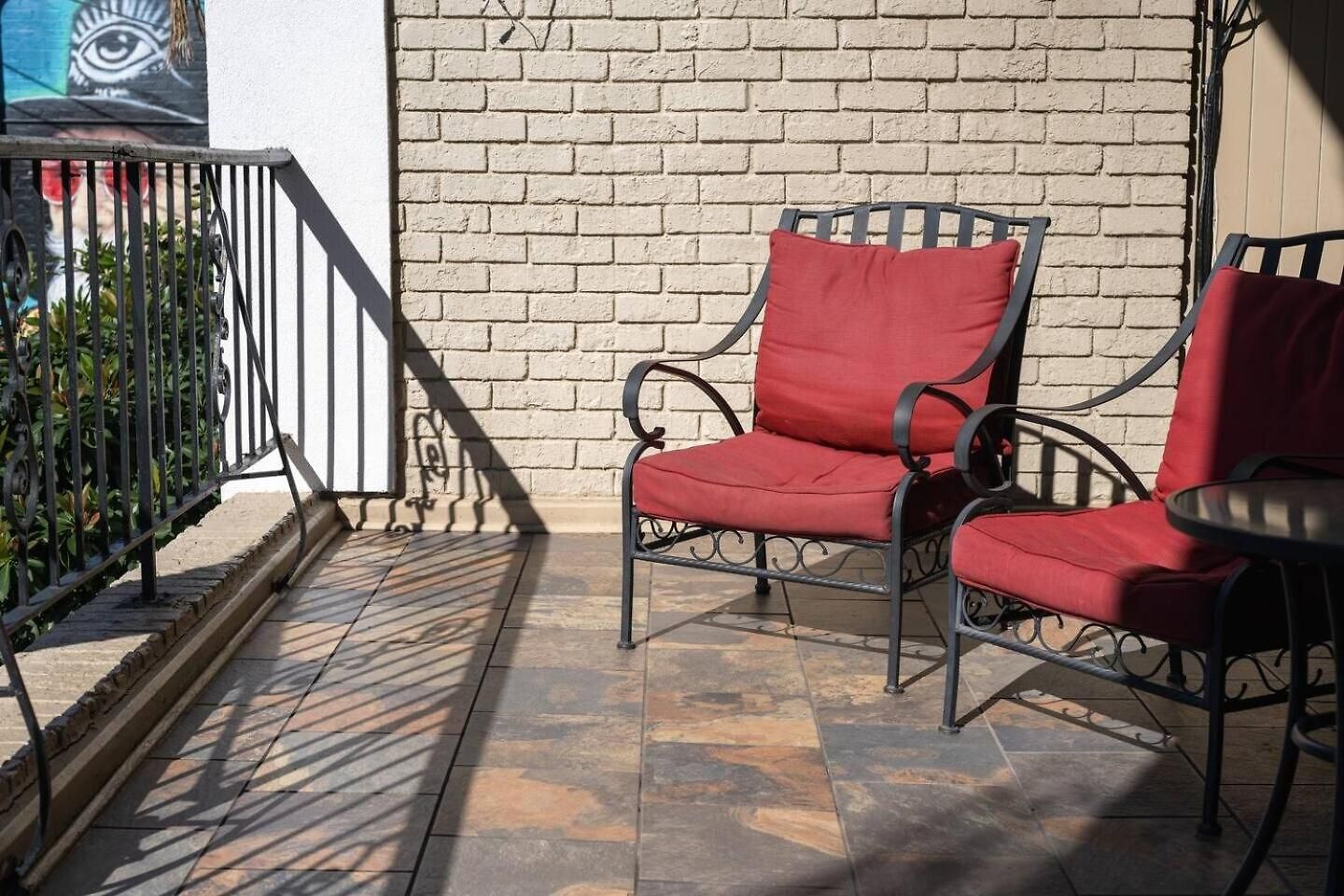 1br Frenchmen W Pool, Hot Tub & Balcony * New Orleans