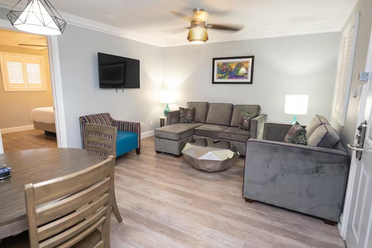 Aparthotel Frenchmen 1br Escape W Pool & Hot Tub Access