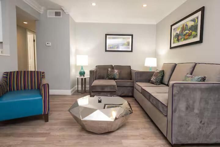 Aparthotel 1br Frenchmen W Pool, Hot Tub & Balcony