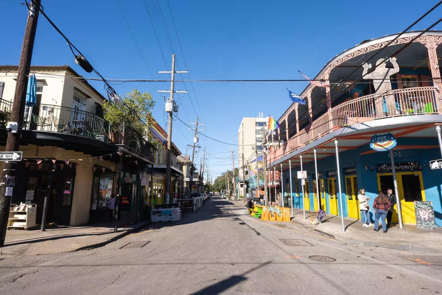Aparthotel Modern 1br Retreat On Frenchmen Street W Pool