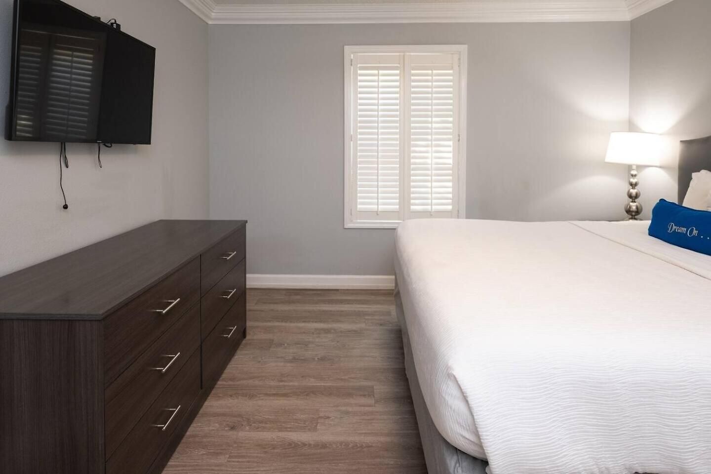 Frenchmen 2br W Pool, Hot Tub & Free Parking 3* New Orleans