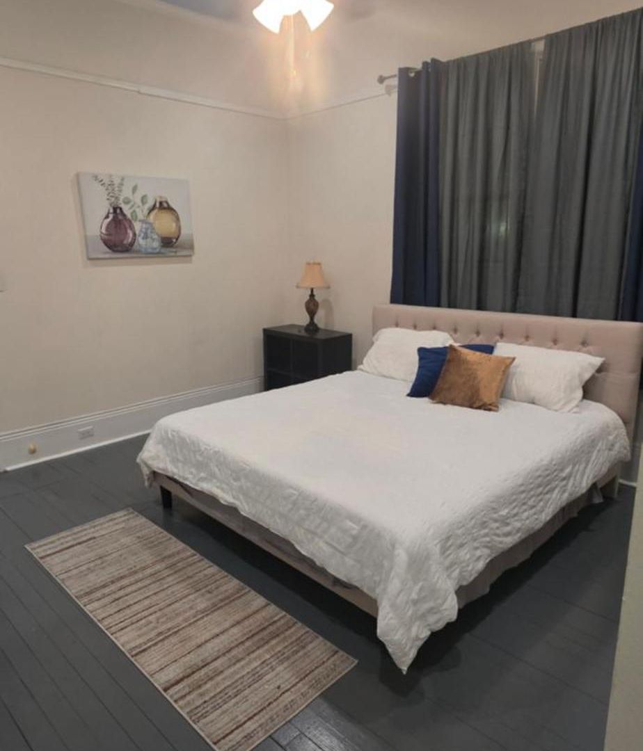 Apartment 2br Penthouse On Claiborne