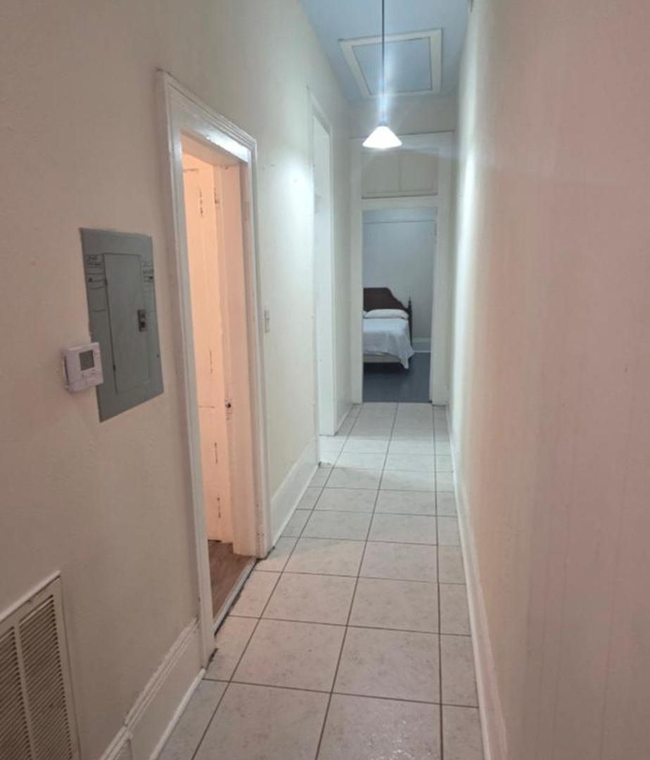 2br Penthouse On Claiborne Apartment