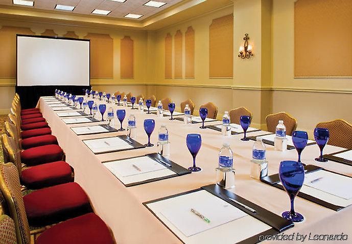 Courtyard By Marriott French Quarter/iberville Hotel 3*