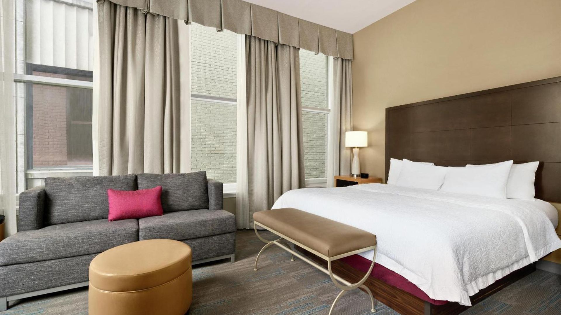 Hampton & Downtown French Quarter Area Hotel