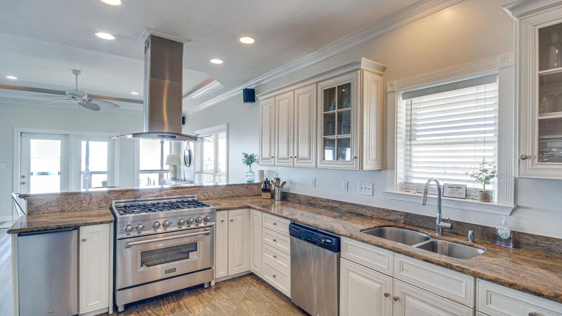 Private Dock & Pool: Luxe Nola Group Getaway! * New Orleans