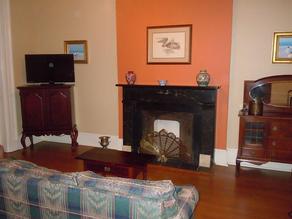 Hotel Grenoble House New Orleans