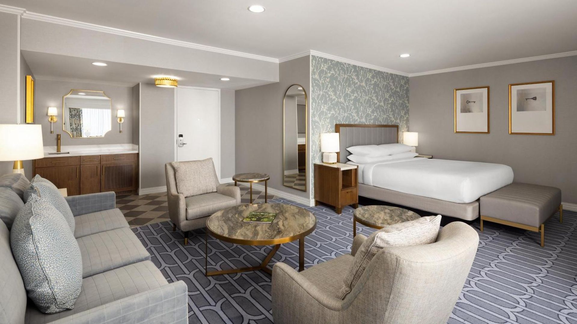 Hilton Riverside Hotel 4*