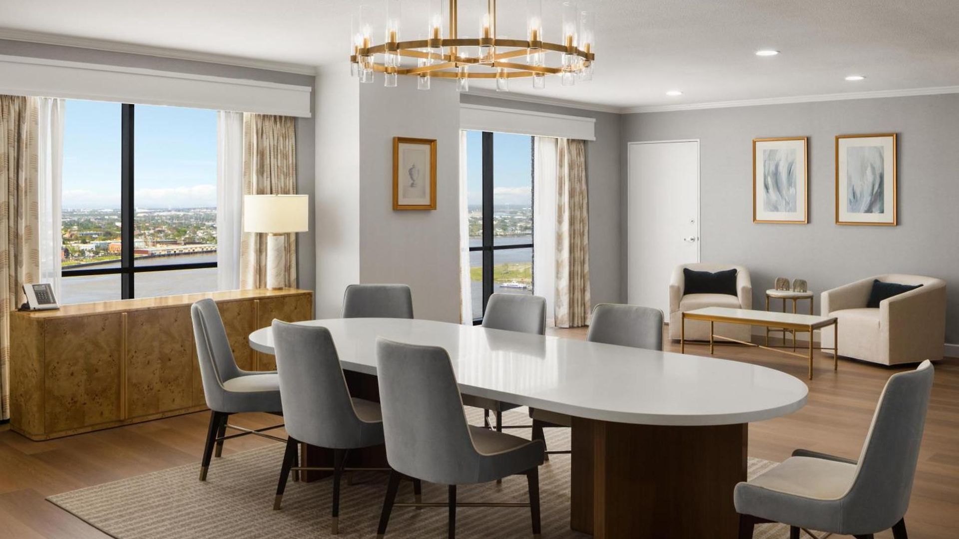 Hilton Riverside Hotel 4*