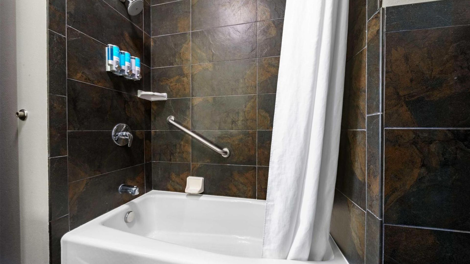 Drury Plaza 4*