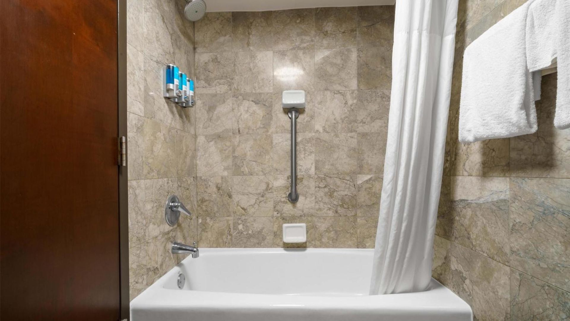 Drury Plaza 4*