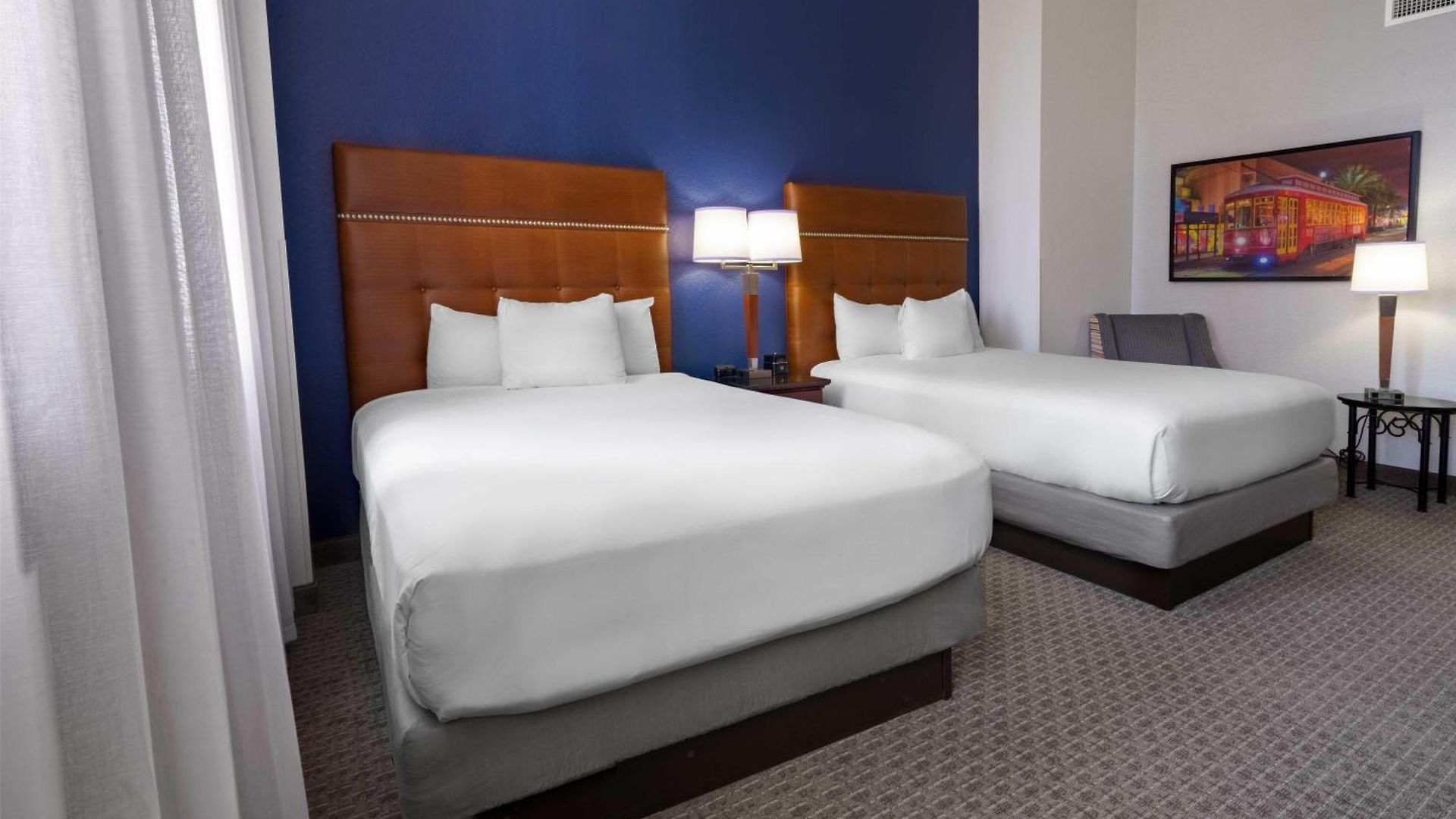 Hotel Drury Plaza 4*
