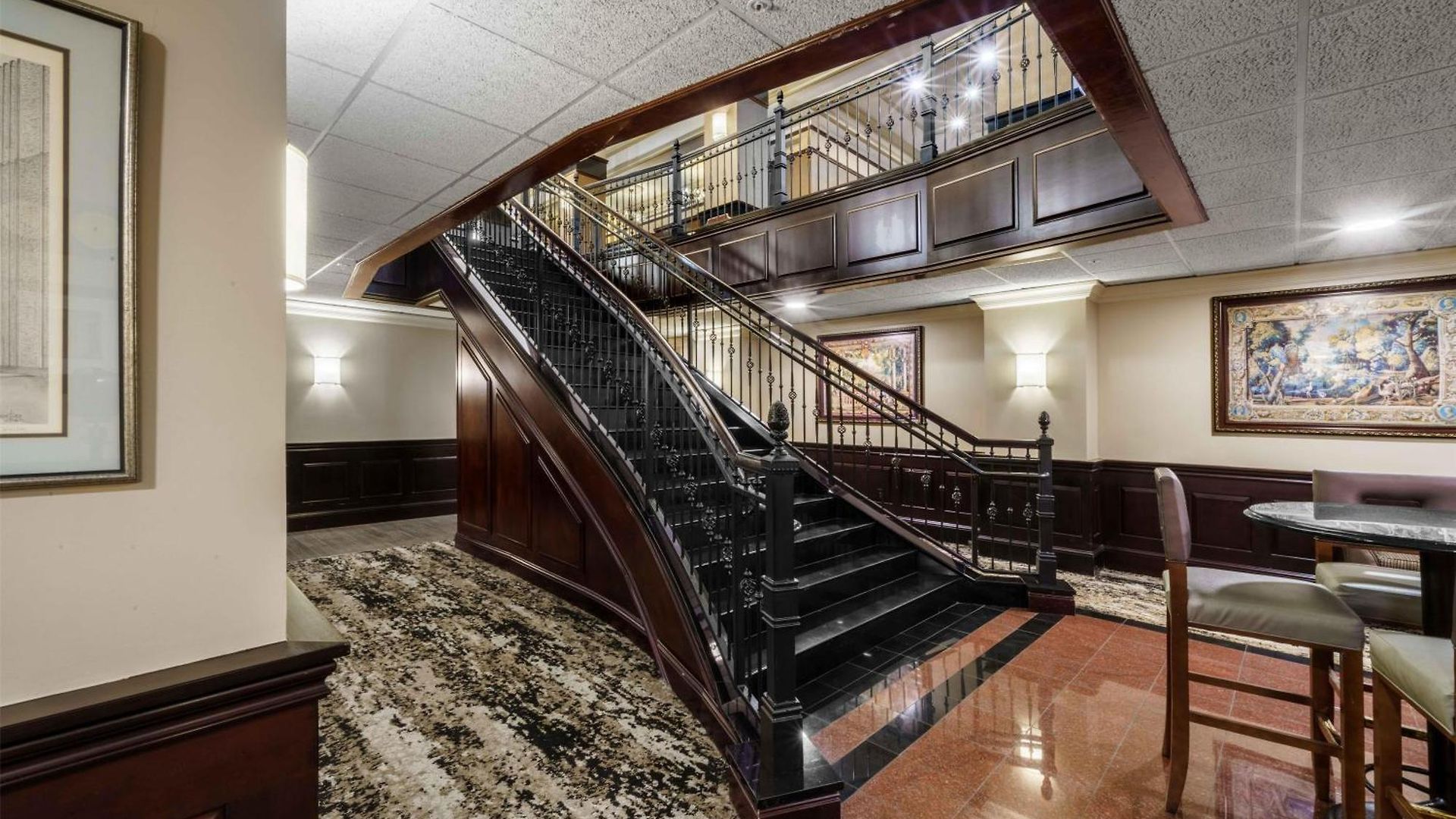 Hotel Drury Plaza 4*