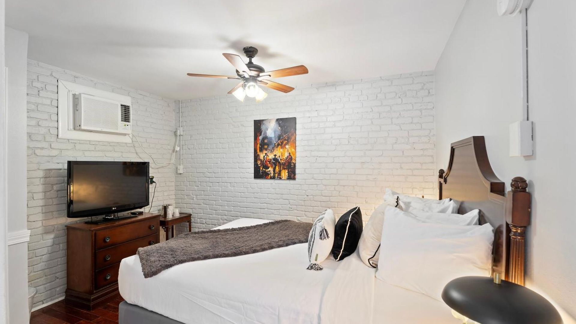 Hotel St. Pierre French Quarter 3*