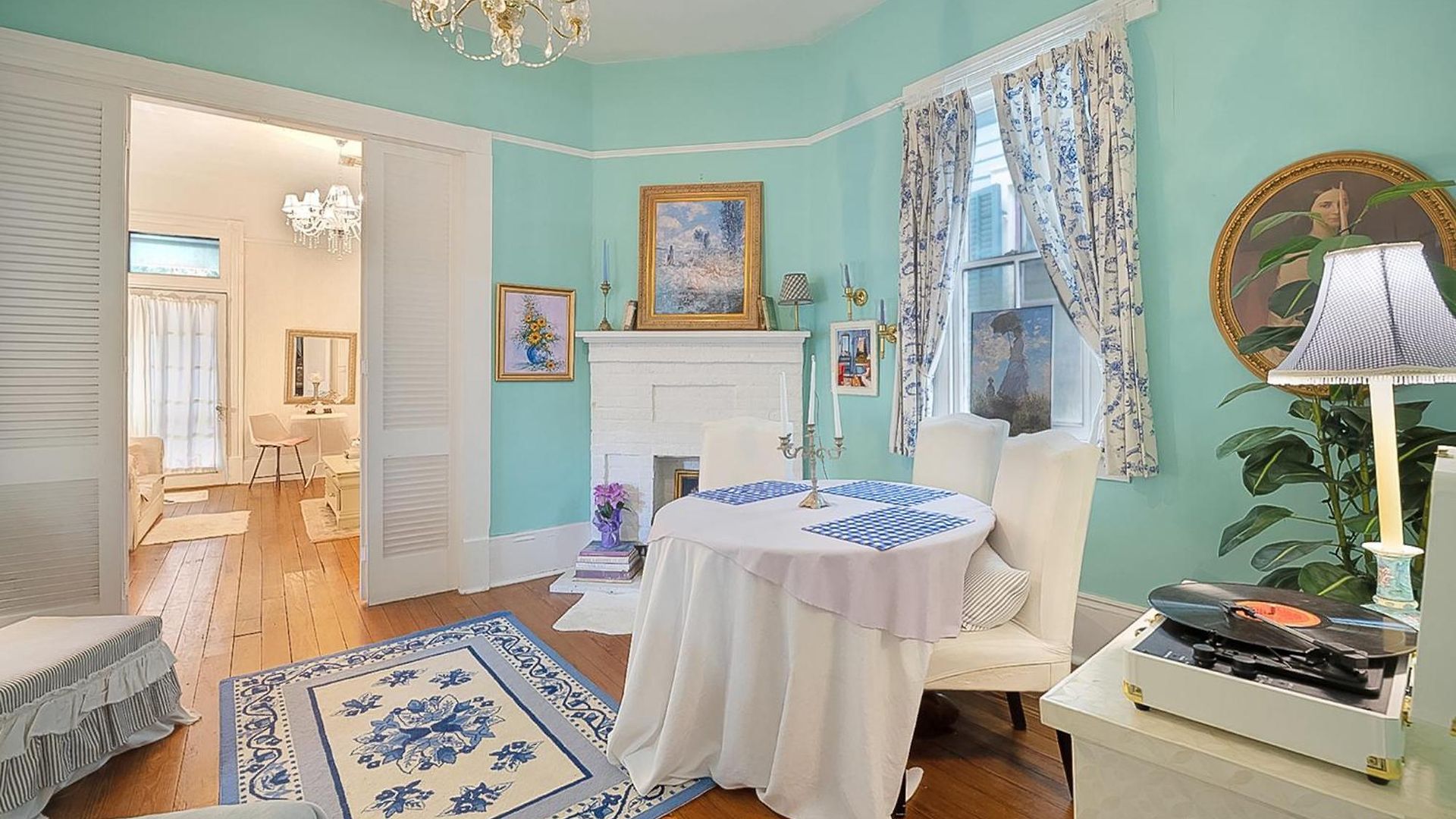 4br 3 Ba Huge, Balcony, Cemetery, Streetcar Sleeps 8! Holiday home