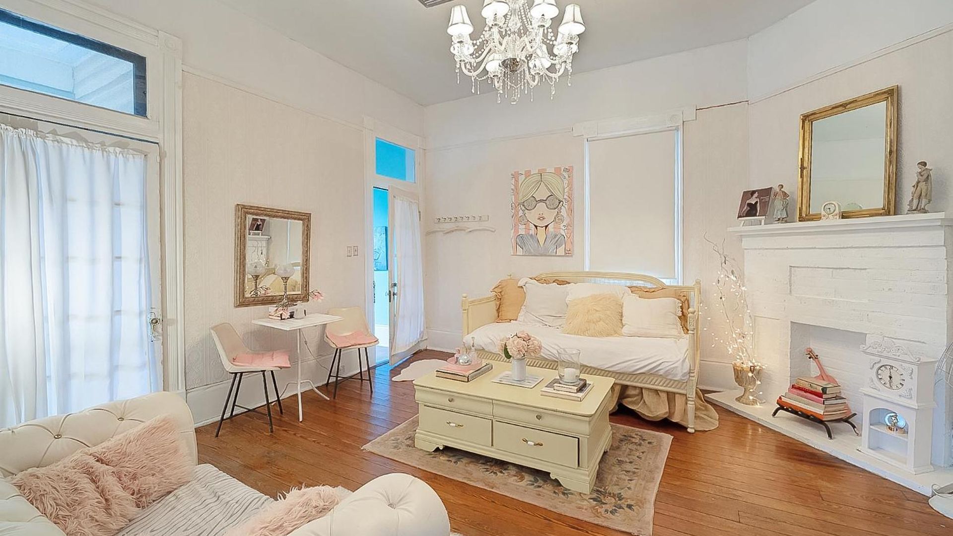 4br 3 Ba Huge, Balcony, Cemetery, Streetcar Sleeps 8! Holiday home *