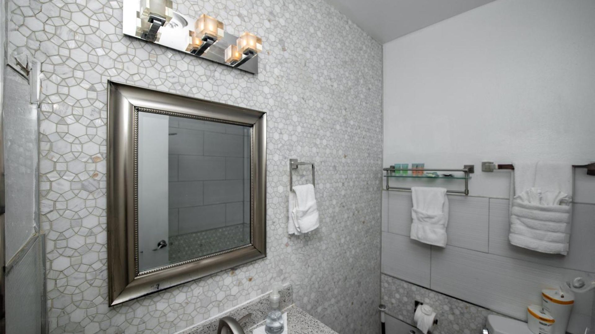 5 Bedroom - Sleeps 10! Location Next To French Quarter!